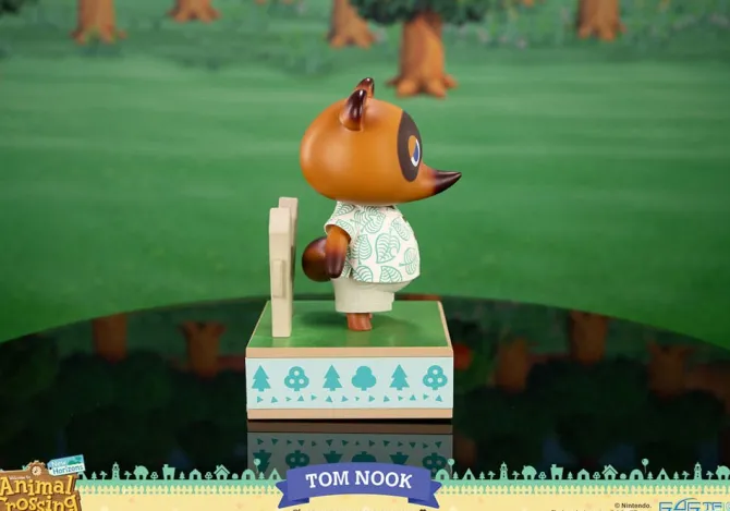 Animal Crossing: New Horizons - Tom Nook Statue: First 4 Figures