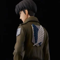 Attack on Titan - Levi Statue / Coat Style Version: Union Creative
