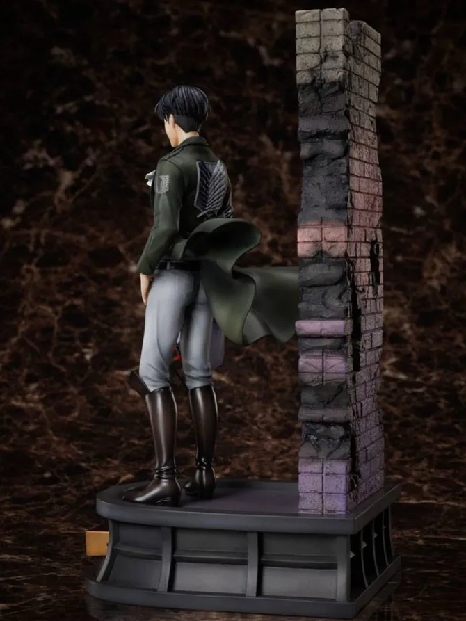 Attack on Titan The Final Season - Levi Statue / Birthday: Furyu