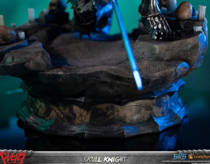 Beserk - Skull Knight Statue: First 4 Figures