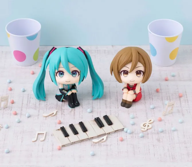 Character Vocal Series 01: - Miku & Meiko Set / Look Up (with gift): MegaHouse