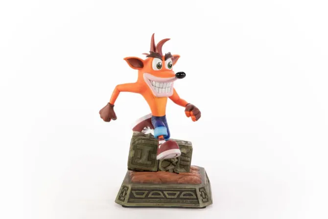 Crash Bandicoot - Crash Bandicoot Statue (Classic): First 4 Figures