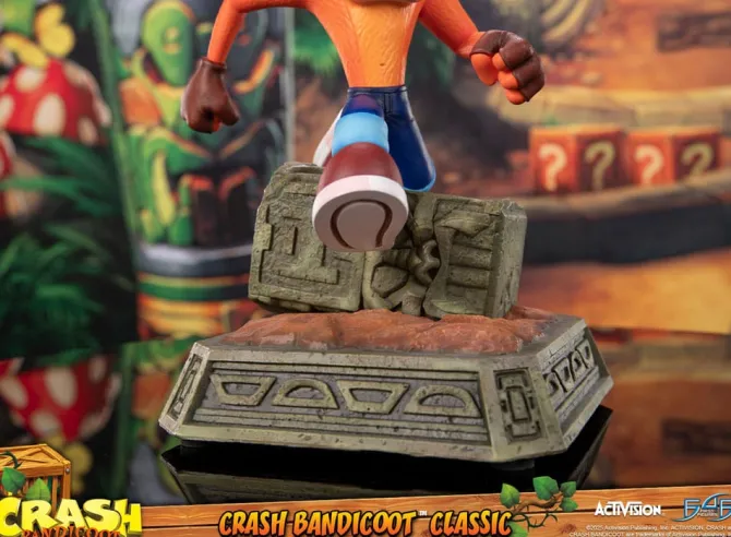 Crash Bandicoot - Crash Bandicoot Statue (Classic): First 4 Figures