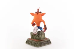 Crash Bandicoot - Crash Bandicoot Statue (Classic): First 4 Figures