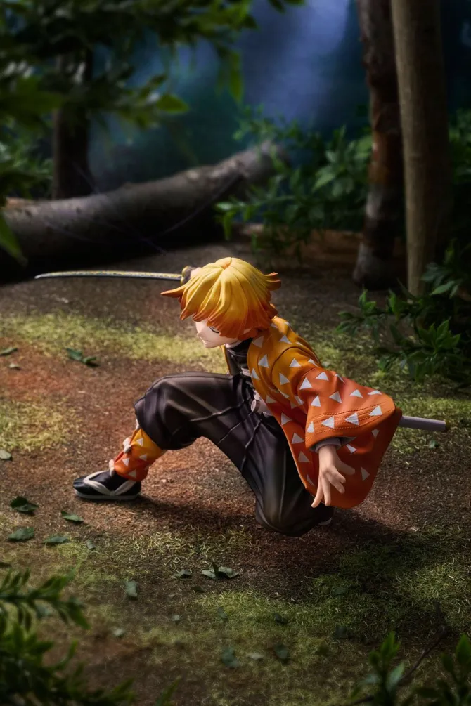 Demon Slayer Kimetsu no Yaiba - Zenitsu Agatsuma Statue: Aniplex