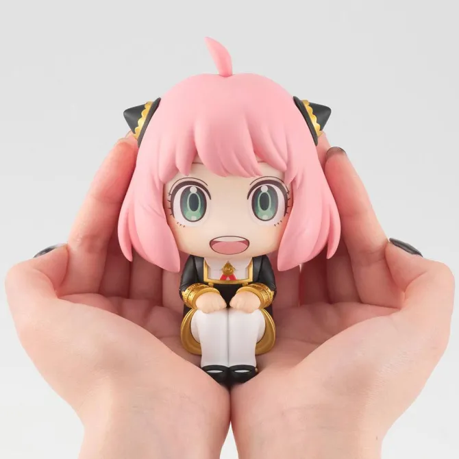 Spy x Family - Anya Forger Statue / Look Up: MegaHouse