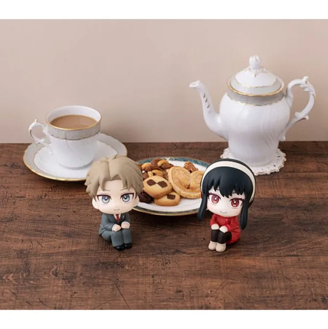 Spy x Family - Loid Forger Statue / Look Up: MegaHouse