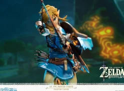 The Legend of Zelda Breath of the Wild - Link Statue / Collector's Edition: First 4 Figures